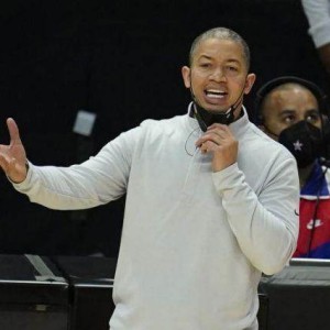 世界杯官方观看app-角色球员上场时间骤降 泰伦·卢将试验季后赛阵容